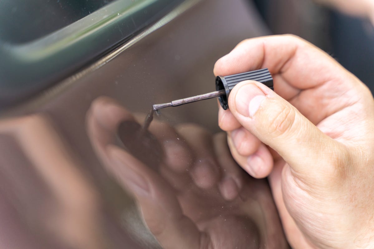 3 Ways to Remove Touch Up Paint That Has Dried on the Car Door