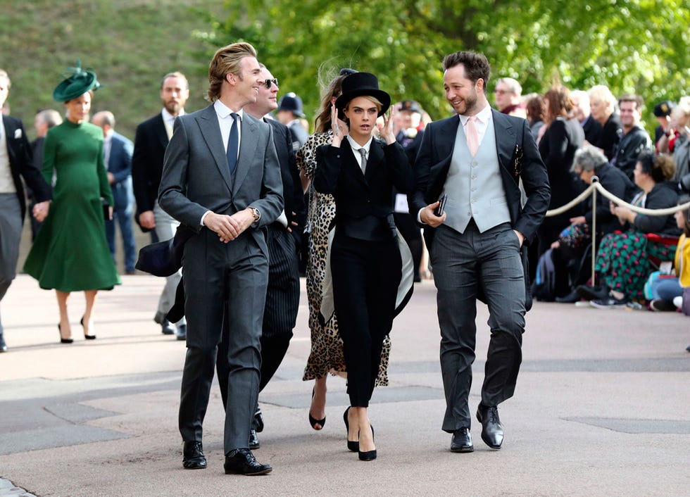 Street fashion, Fashion, Suit, Dress, Event, Footwear, Formal wear, Headgear, White-collar worker, Haute couture, 