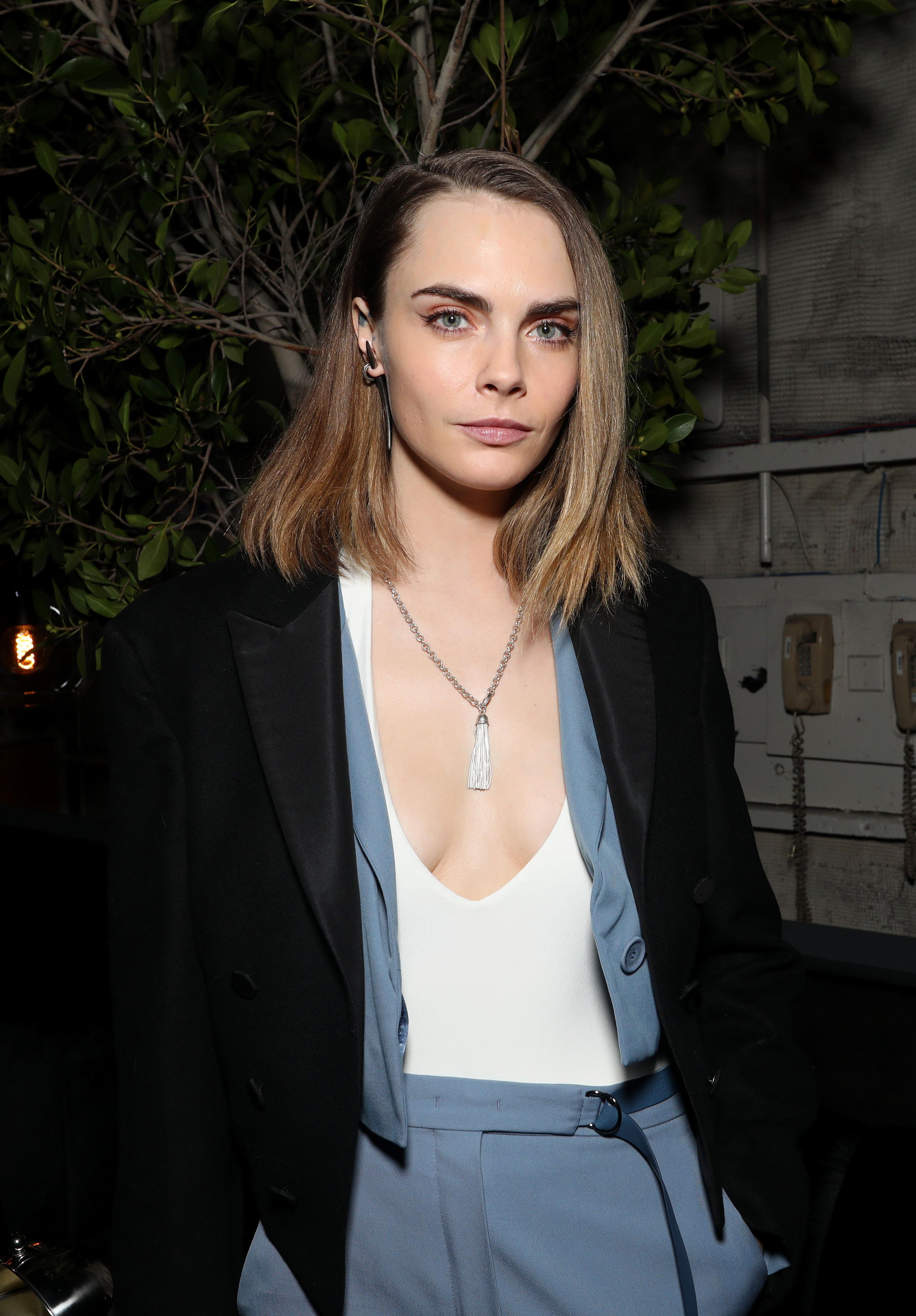 cara-delevingne-attends-