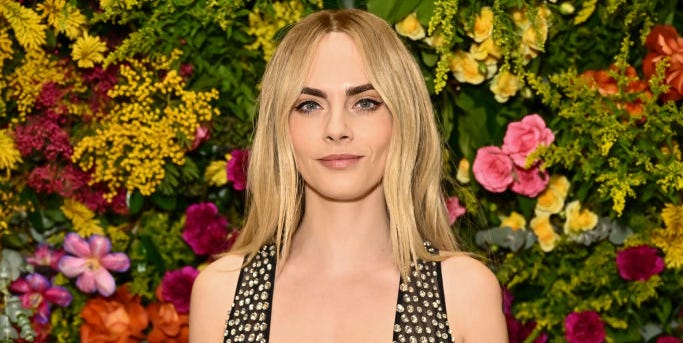 Cara Delevingne just posed totally naked...apart from this it bag