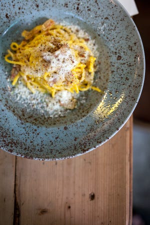 la ricetta per una carbonara di zucchine buona e gustosa