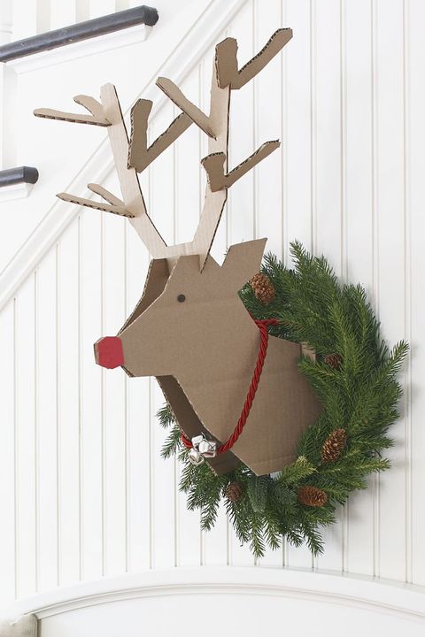 cardboard reindeer bust, diy christmas wreath ideas