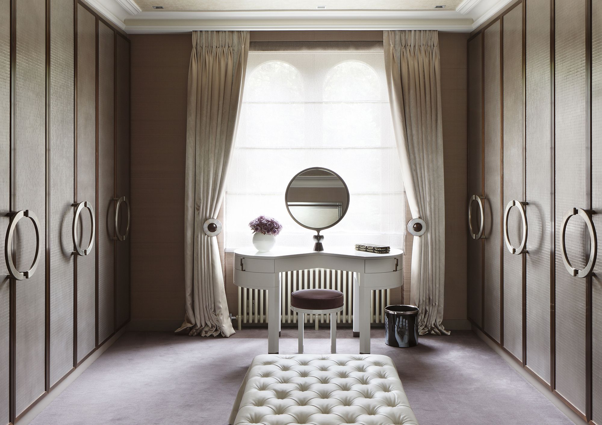 6 Leading Interior Experts Detail How to Design a Fantasy Dressing Room -  Galerie