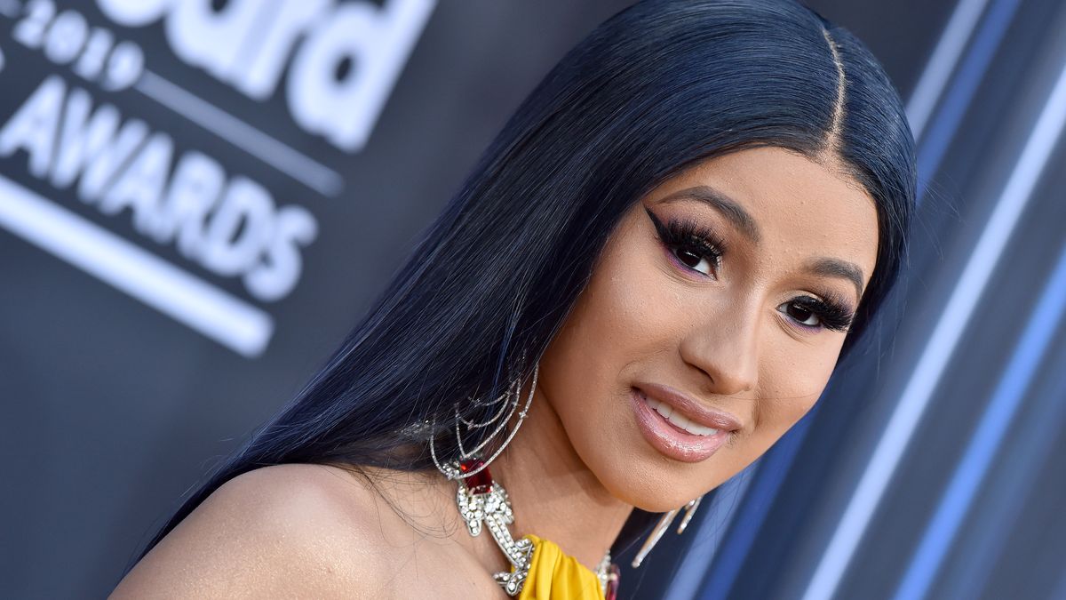 preview for Cardi B Calls Out 'CRY BABIES' After Winning Billboard Woman Of The Year!