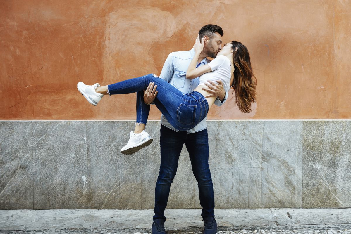 Are You in a Rebound Relationship? Here Are 12 Common Signs.