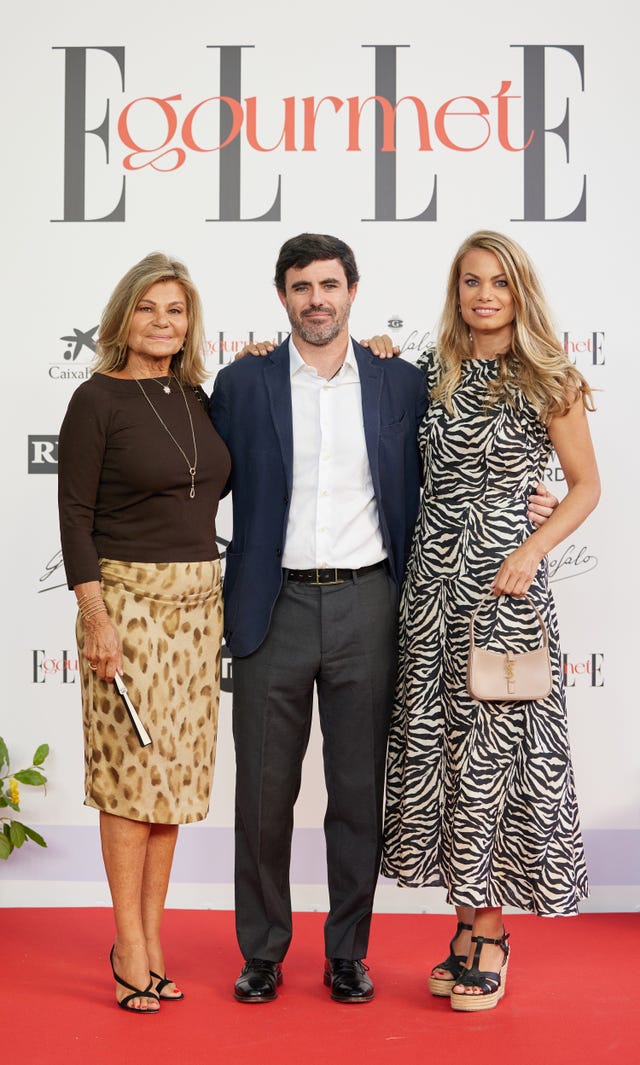 cari lapique, antonio matos y carla goyanes en los premios elle gourmet en homenaje a caritina goyanes