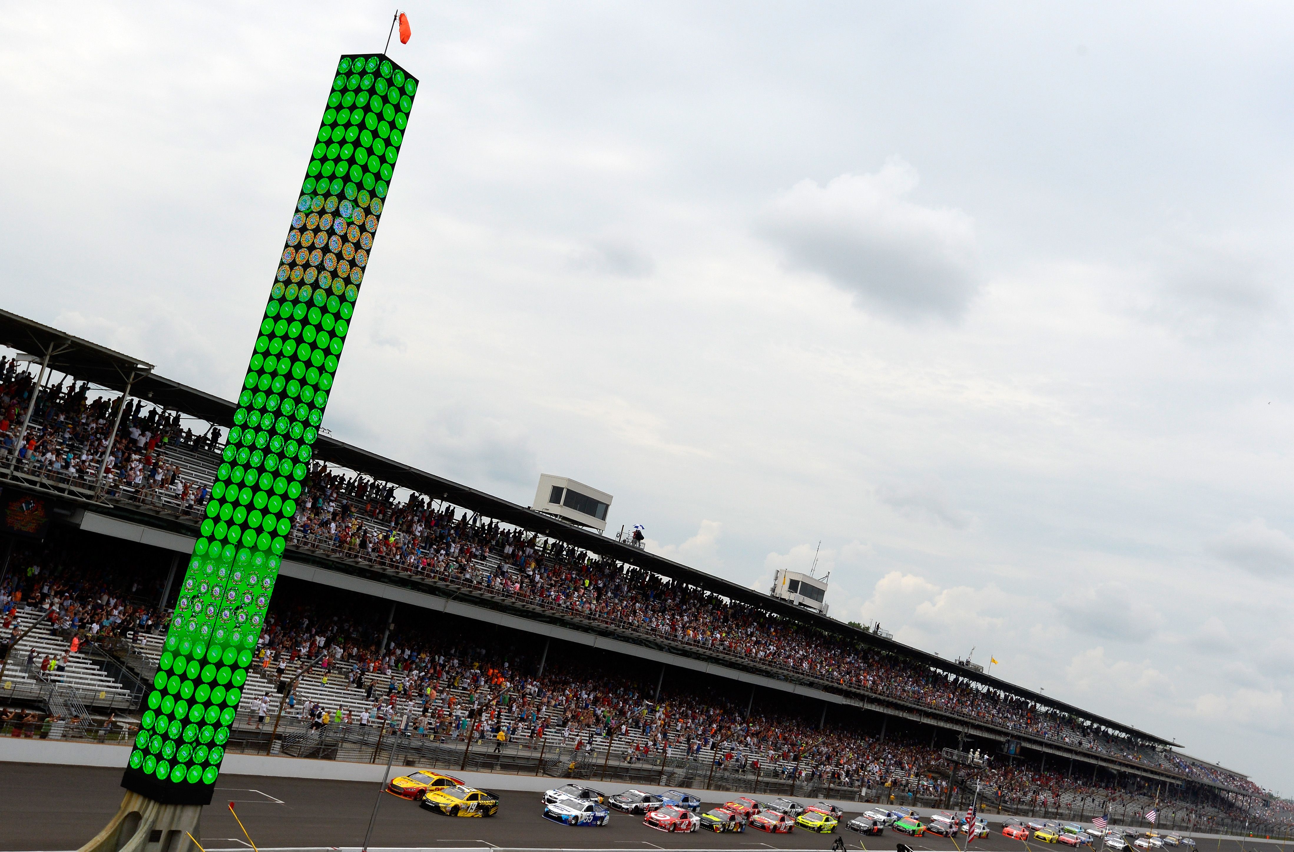 Top 10 Memorable Moments of the Brickyard 400