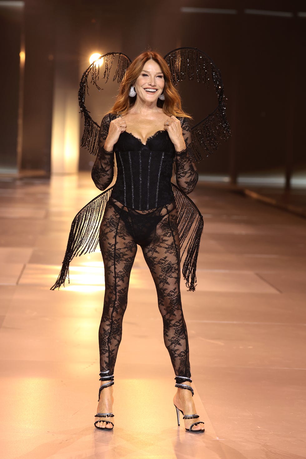 victoria's secret fashion show 2024 carla bruni