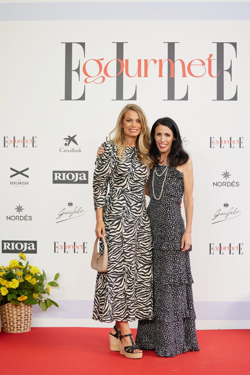 carla goyanes junto a benedetta poletti, directora de la revista elle, en la entrega de premios elle gourmet