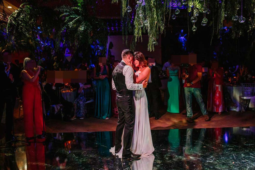 Carla Barber Camilo Esquivel en el baile de su boda
