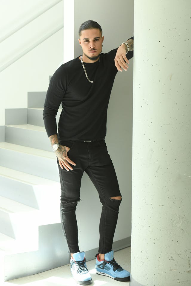 carlo constanziasube las temperaturas con su nueva serie