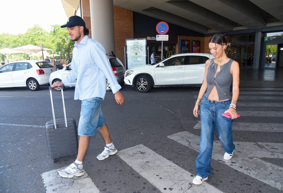 carlo costanzia y alejandra rubio llegan a sevilla de la mano