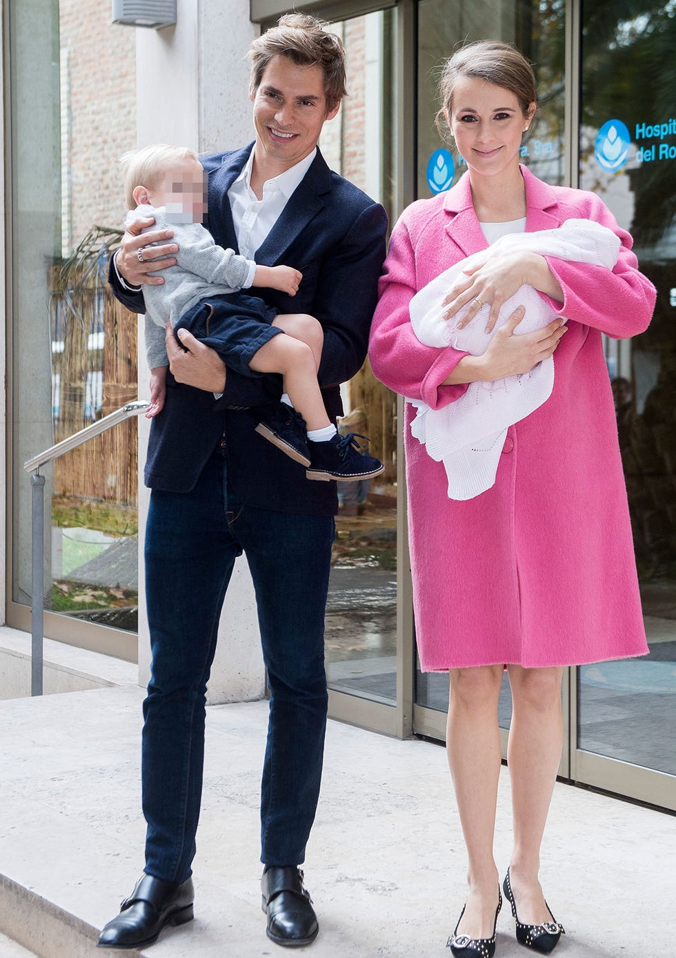 Carlos Baute con su mujer y sus hijos