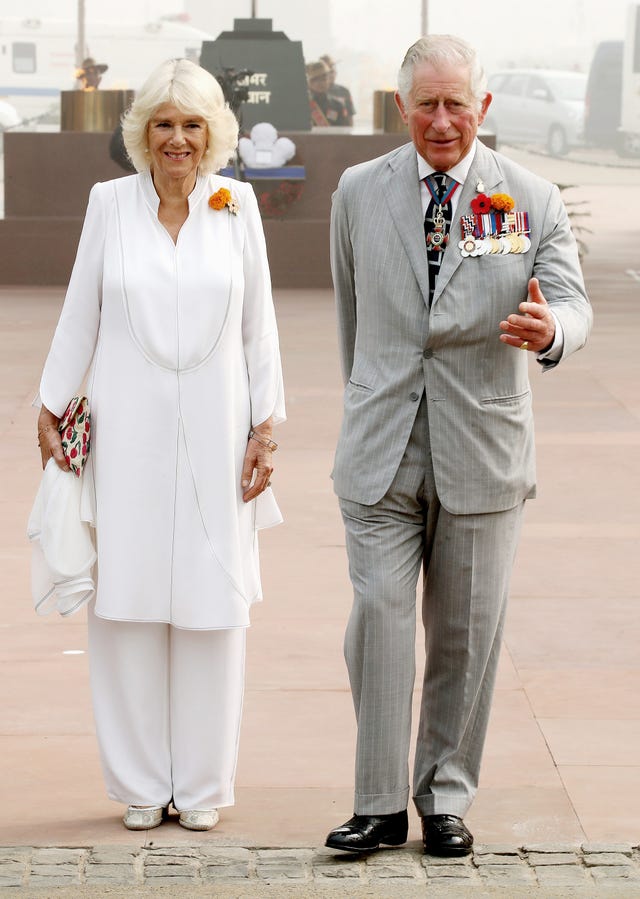 People, Suit, Uniform, Formal wear, Gesture, White-collar worker, 