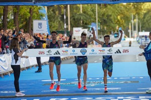 carlos mayo, adrián ben y jesús ramos en el 10k de madrid