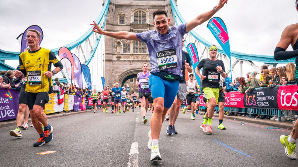 un corredor durante la maraton de londres 2024