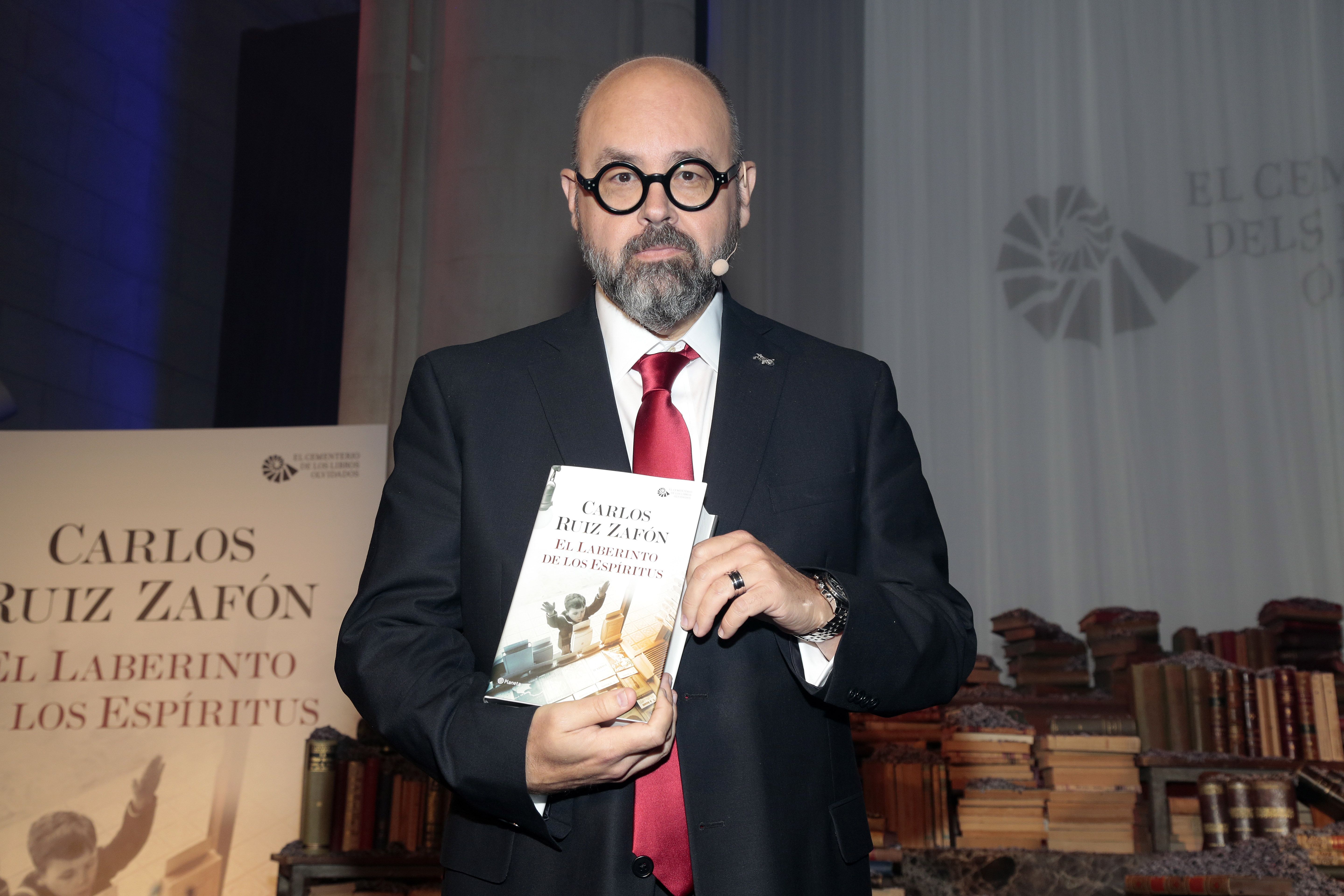 Muere Carlos Ruiz Zafón, autor de 'La sombra del viento', uno de