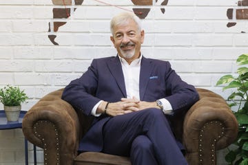 el presentador de first dates