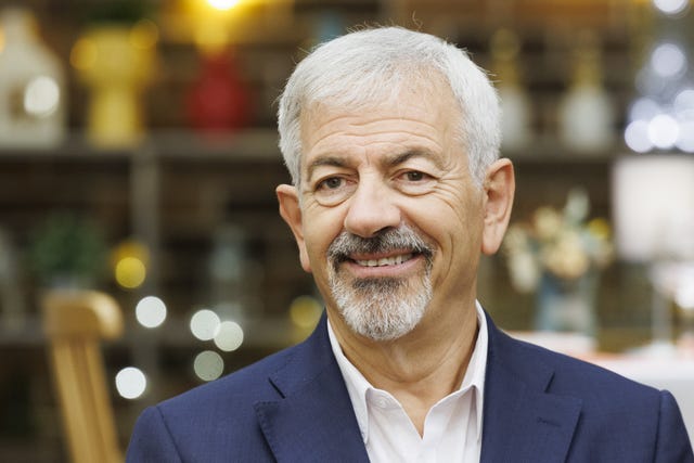 carlos sobera first dates