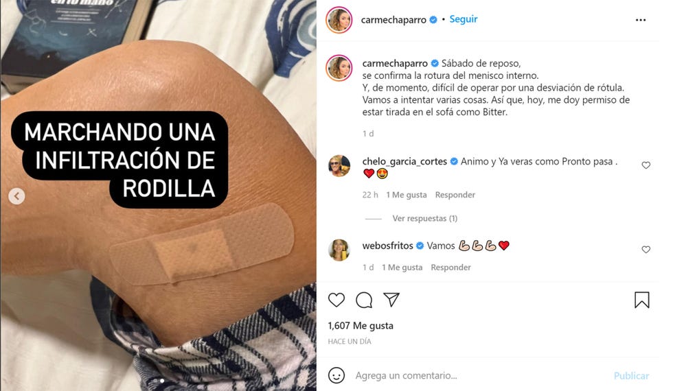carme chaparro muestra la rodilla en la que se ha roto el menisco interno