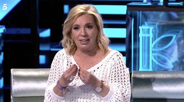 la colaboradora carmen borrego en plato