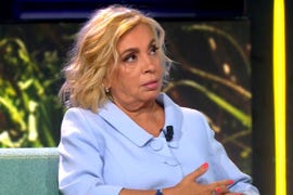 carmen borrego con la chaqueta de su madre