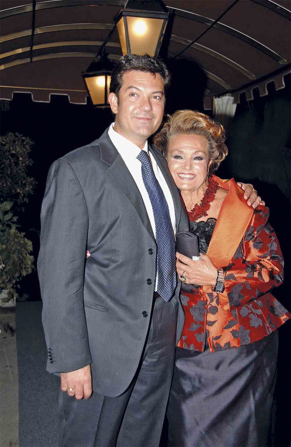 augusto alguero y su madre, carmen sevilla