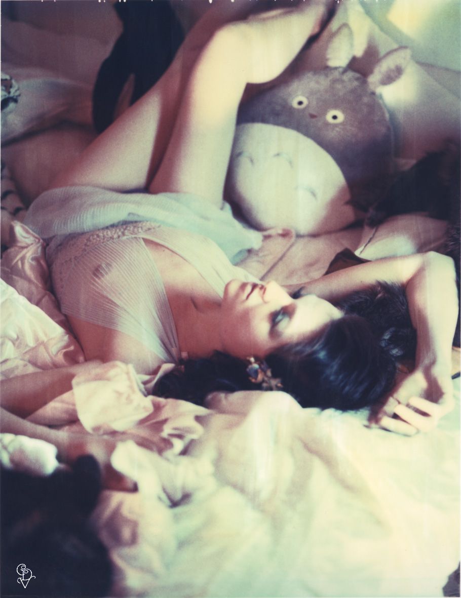Carmen De Vos,  Polaroid, erotismo donna