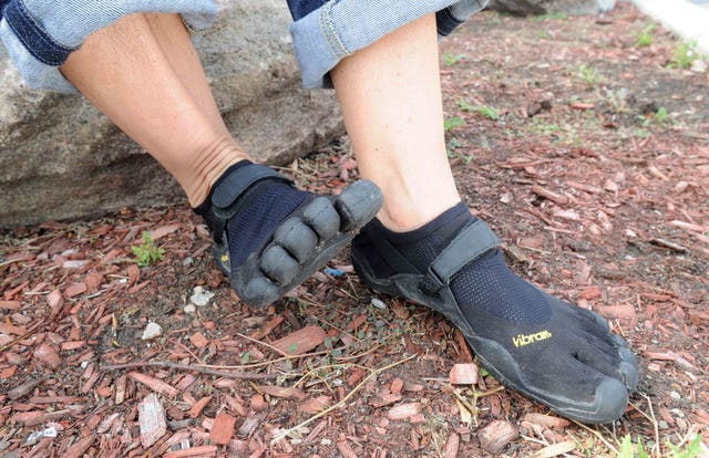 Zapatillas con dedos separados mujer sale