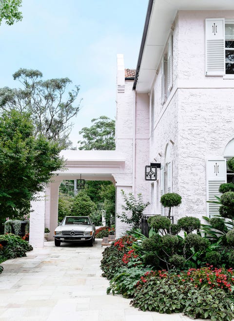 16 Best Driveway Designs and Pavers for Every Kind of House - How to Beautify Your Driveway 16 Best Driveway Designs And Pavers For Every Kind Of House - How To Beautify Your Driveway