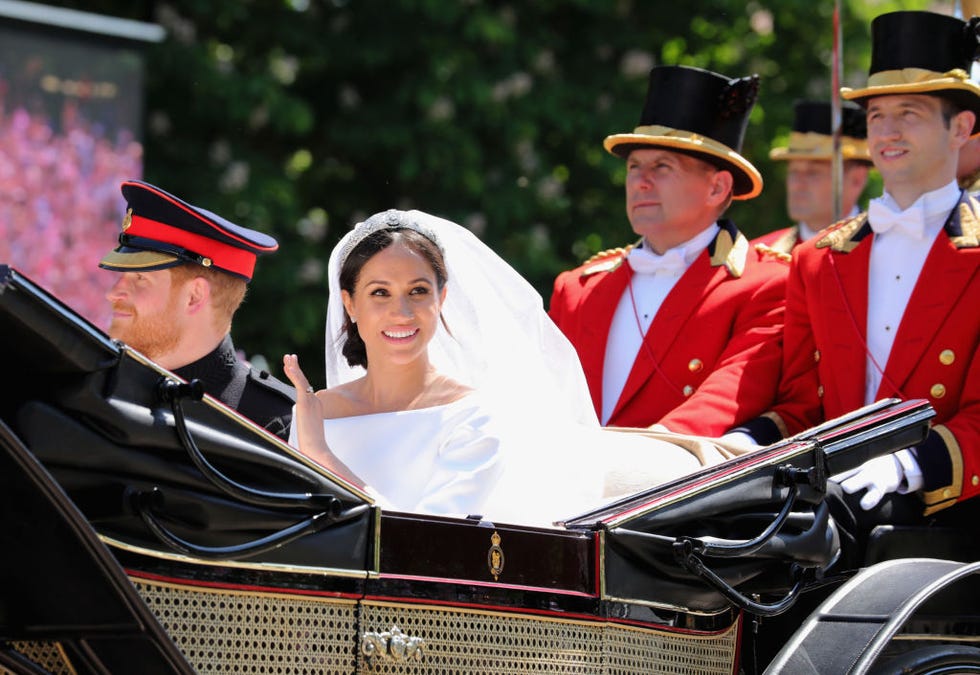 Prince Harry and Meghan Markle's Romantic Carriage Ride Photos - Royal ...