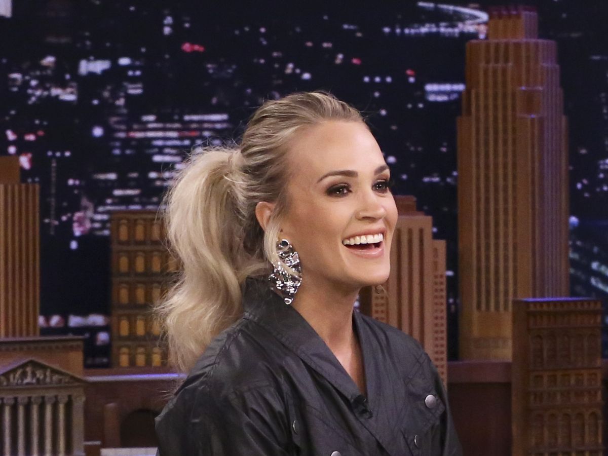 Carrie Underwood goes behind the scenes of her Sunday Night Football open