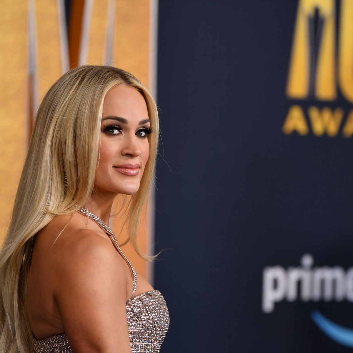Carrie Underwood Wore Blonde Hair Extensions ACM Awards