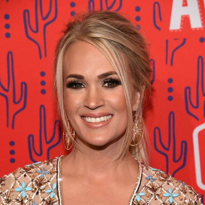 Carrie Underwood Sex Tape Porn - Carrie Underwood Shares Makeup-Free Video After CMA Nominations