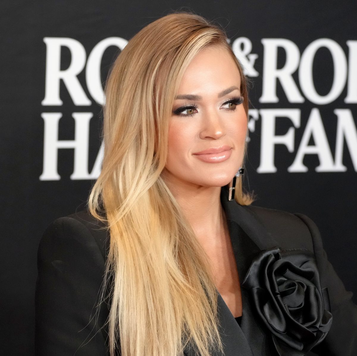 What Brought Carrie Underwood "Back Down to Earth" after Premiere