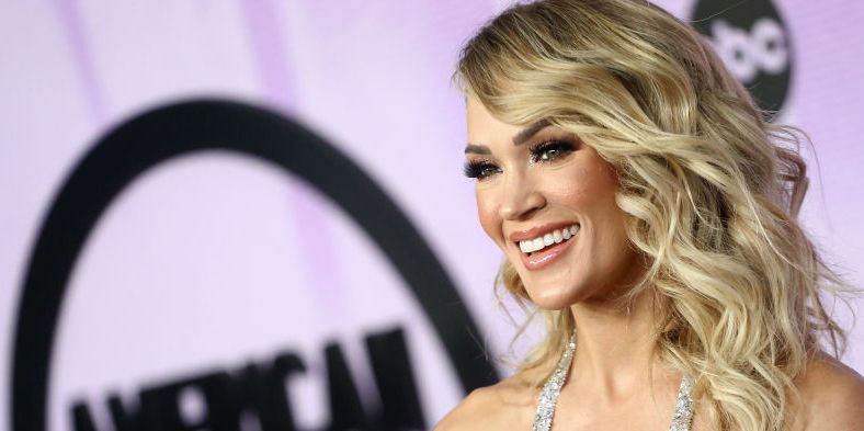 Carrie Underwood Celebrates Her 40th Birthday With 70lb Cake