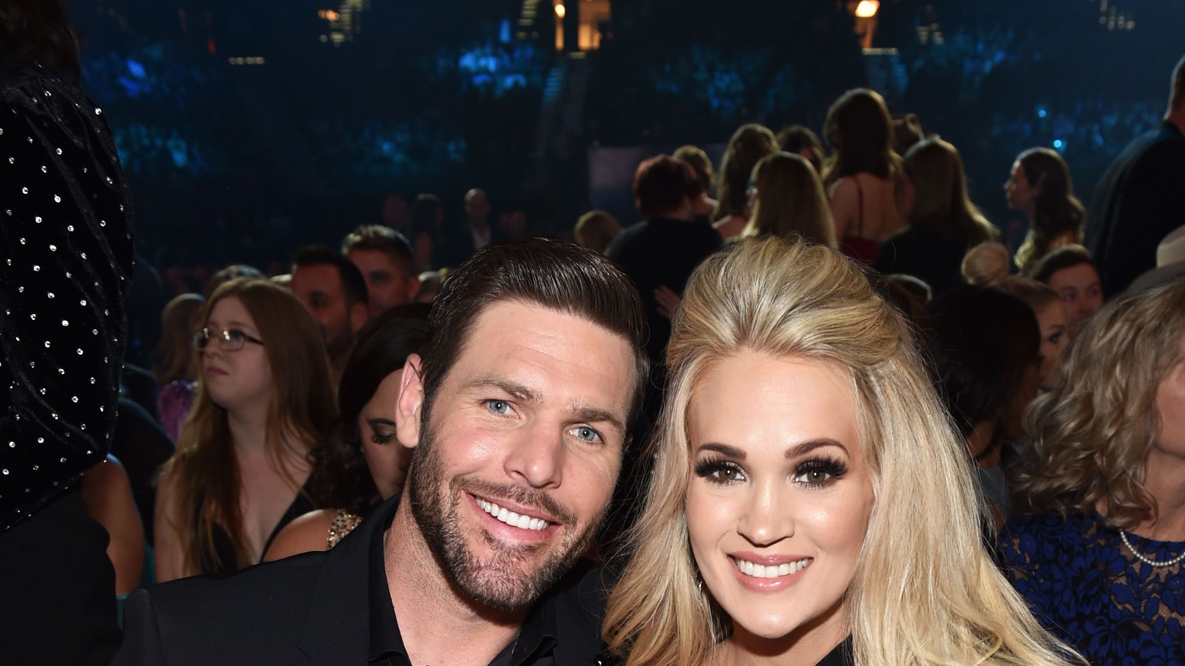 Carrie Underwood Makes Appearance Without Mike Fisher