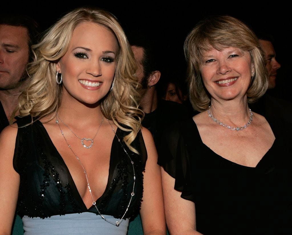 Carrie underwood mother hi-res stock photography and images - Alamy