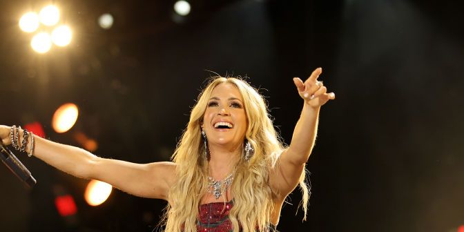Carrie Underwood's Legs Are So Ripped In Denim Shorts At CMA Fest