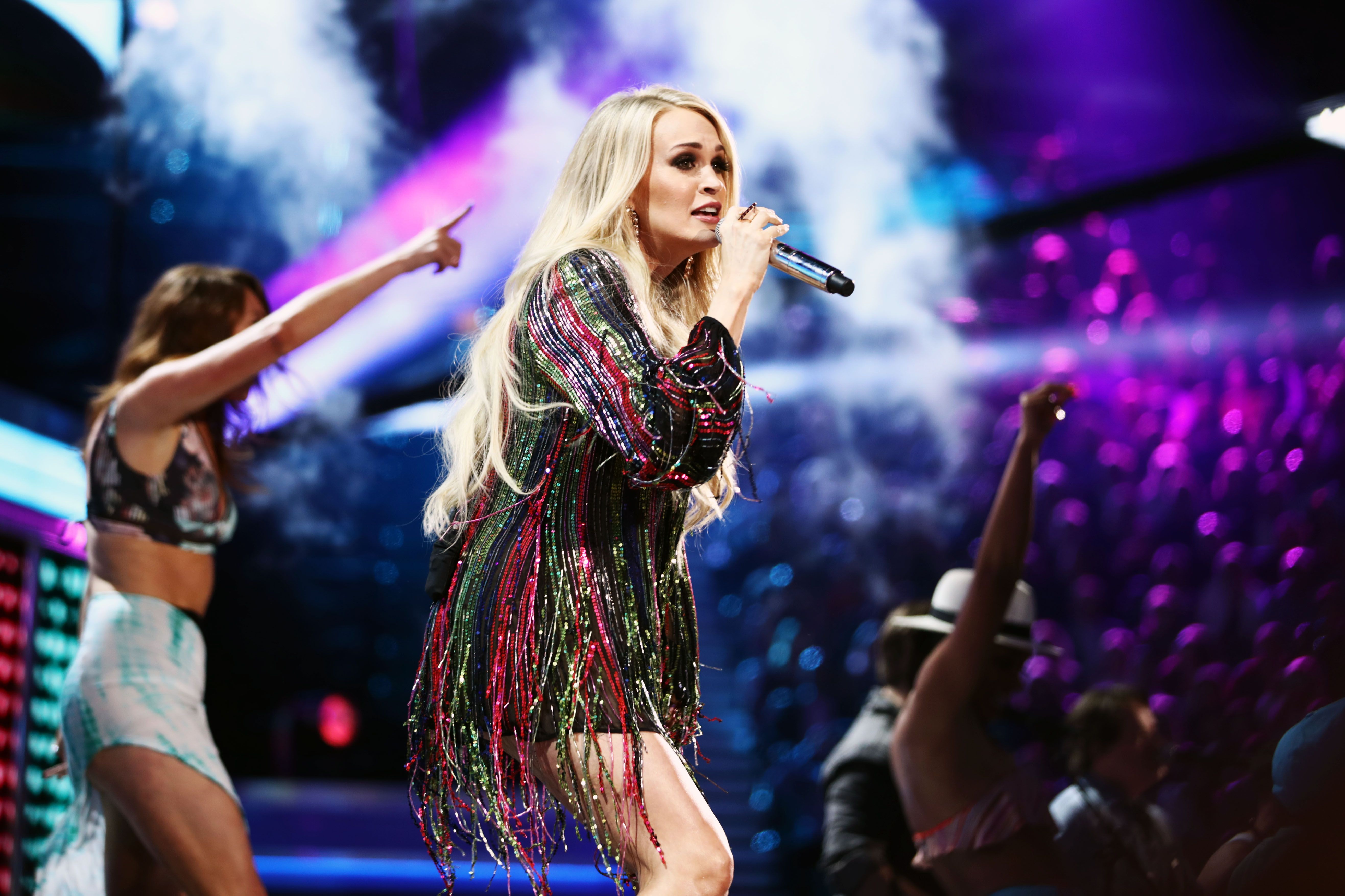 Hit the music, @carrieunderwood! 