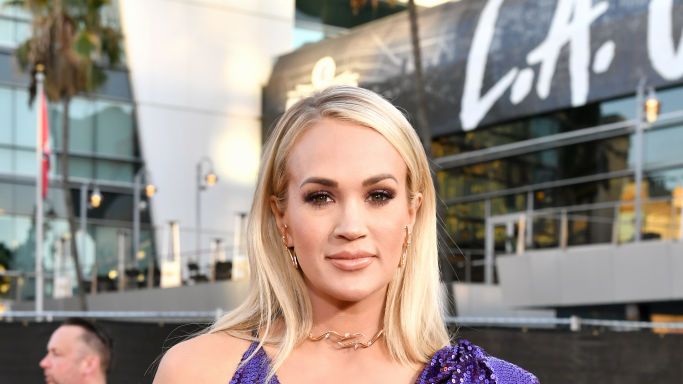 Carrie Underwood announces she's stepping down as CMA Awards host