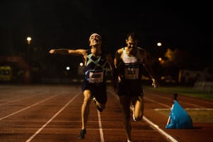 fernando carro supera a daniel arce justo antes de la línea de meta en ibiza