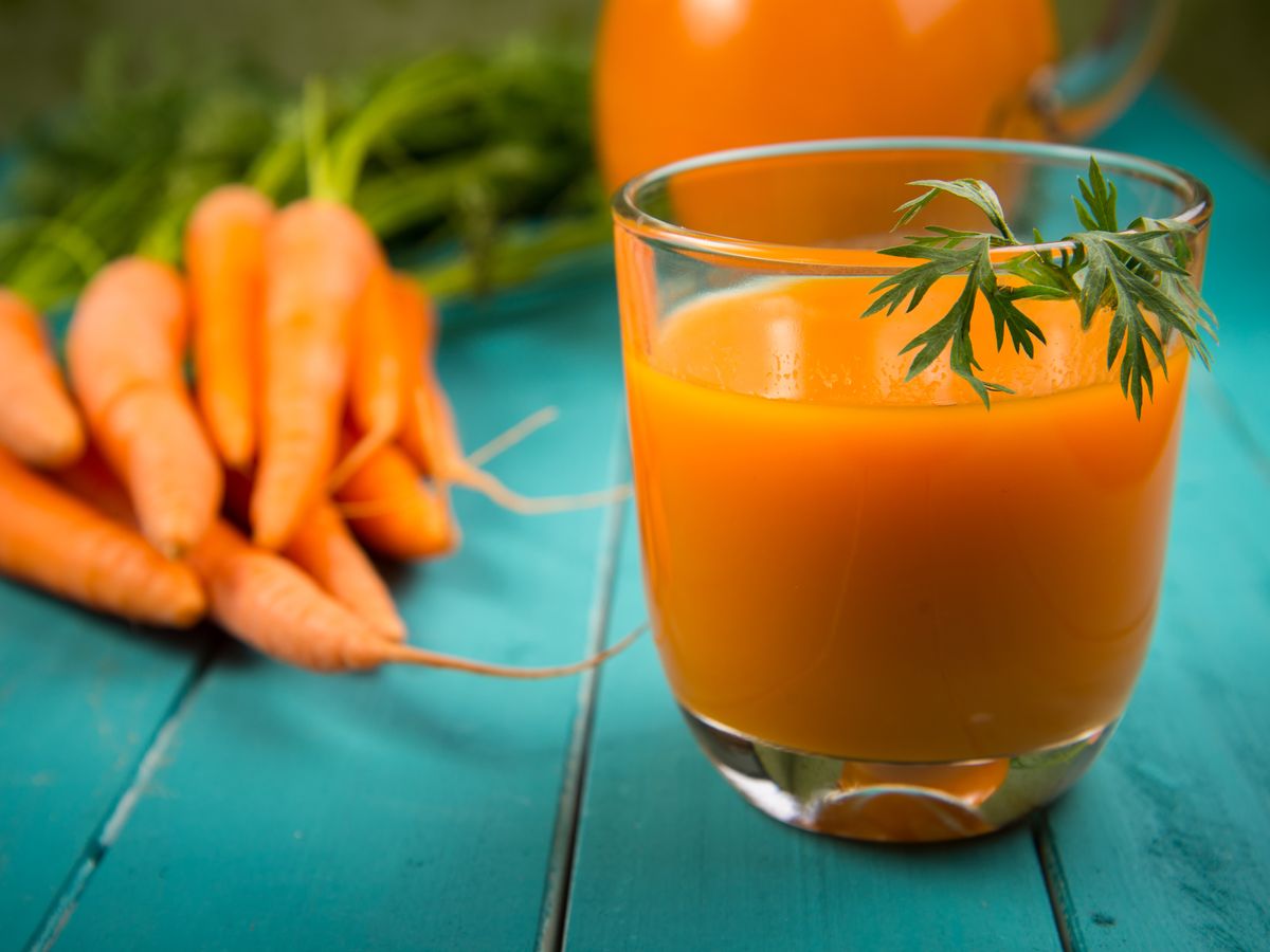 7 Ways Carrot Juice Is Good for Your Skin, Eyes, and Immunity