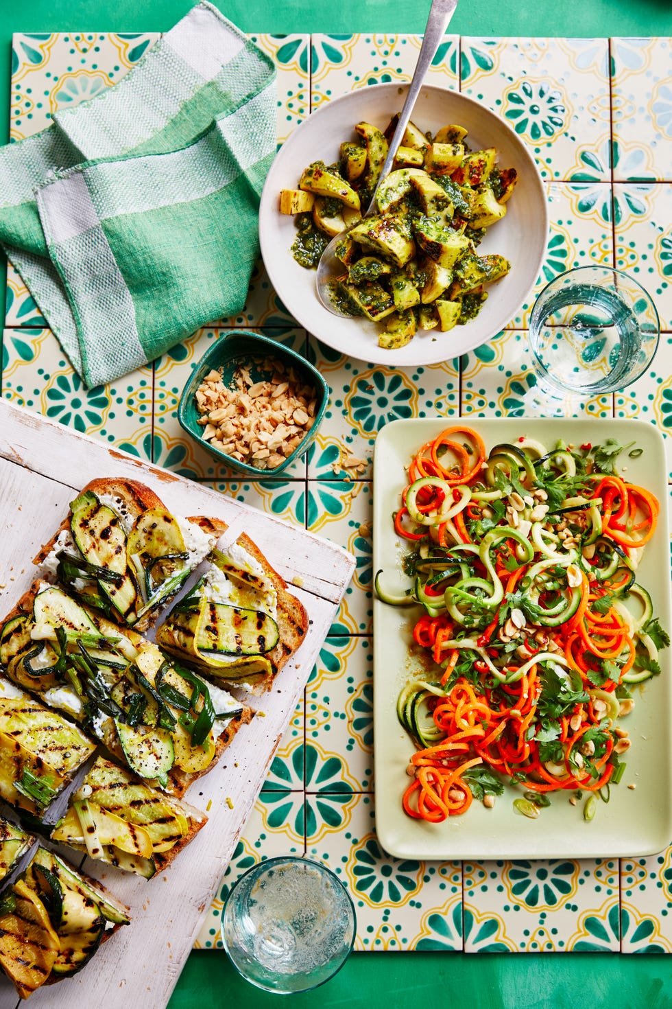 spiralized zucchini and carrot salad