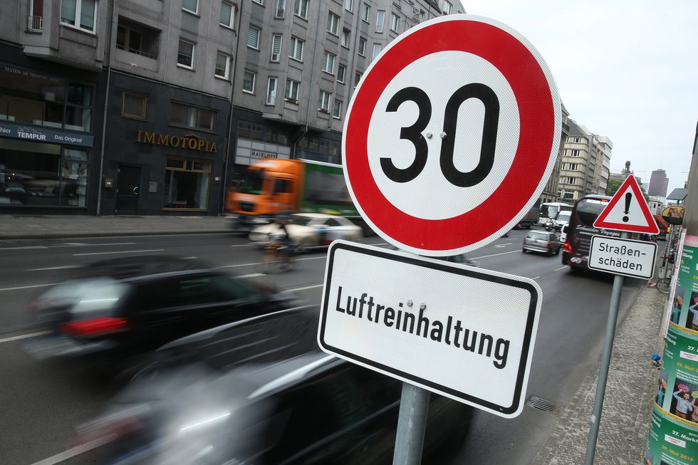 germany speed sign