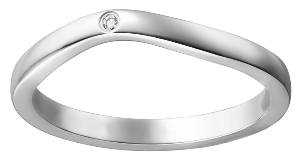 Ring, Platinum, Metal, Fashion accessory, Wedding ring, Jewellery, Silver, Wedding ceremony supply, Mineral, Titanium ring, 