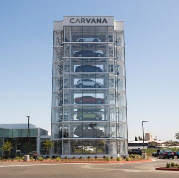 carvana teetering tower