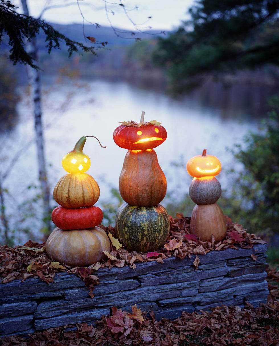 25 Best Outdoor Pumpkin Decorations for Halloween 2023