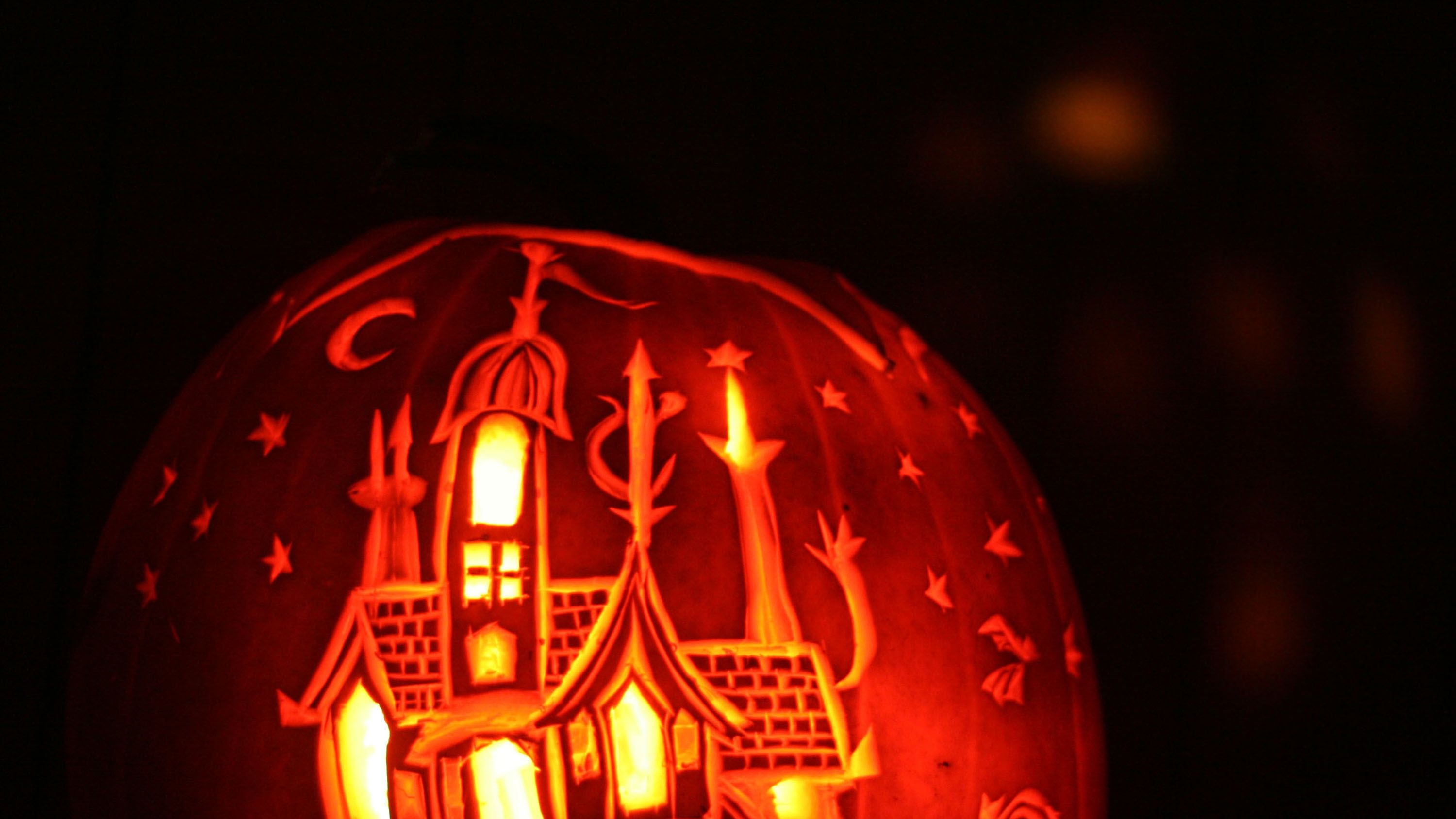 Creative Pumpkin Carving Ideas That Look Ghoulishly Good