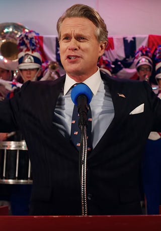 cary elwes en el personaje del alcalde larry kline en stranger things